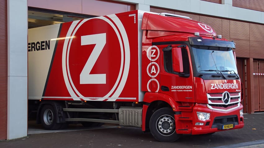 3sixtywraps_truck-wraps_zandbergen-truck-wrap Red truk cab and trailer with a custom truck wrap