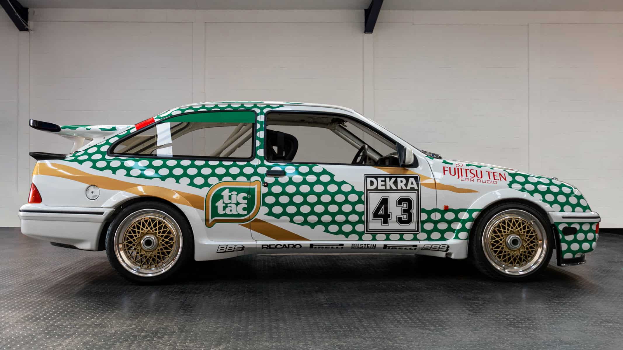 Ford RS500 Cosworth – Tic Tac Livery